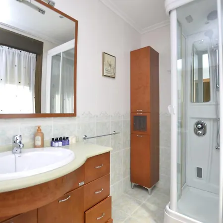 Privado Con Jardin Cerca De La Playa En بيت للعطل
